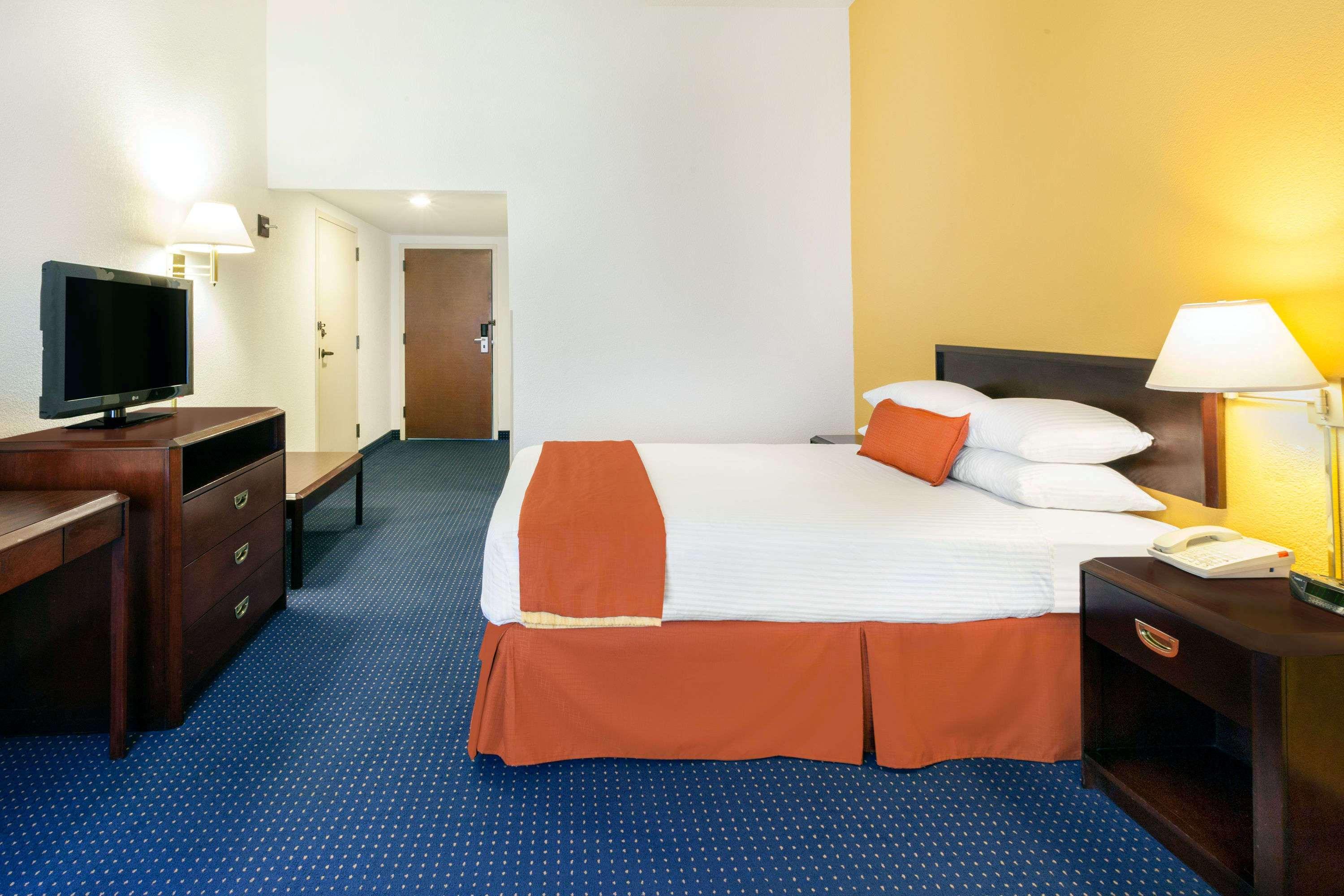 Wyndham Garden Monterrey Norte San Nicolás de los Garzas Екстериор снимка