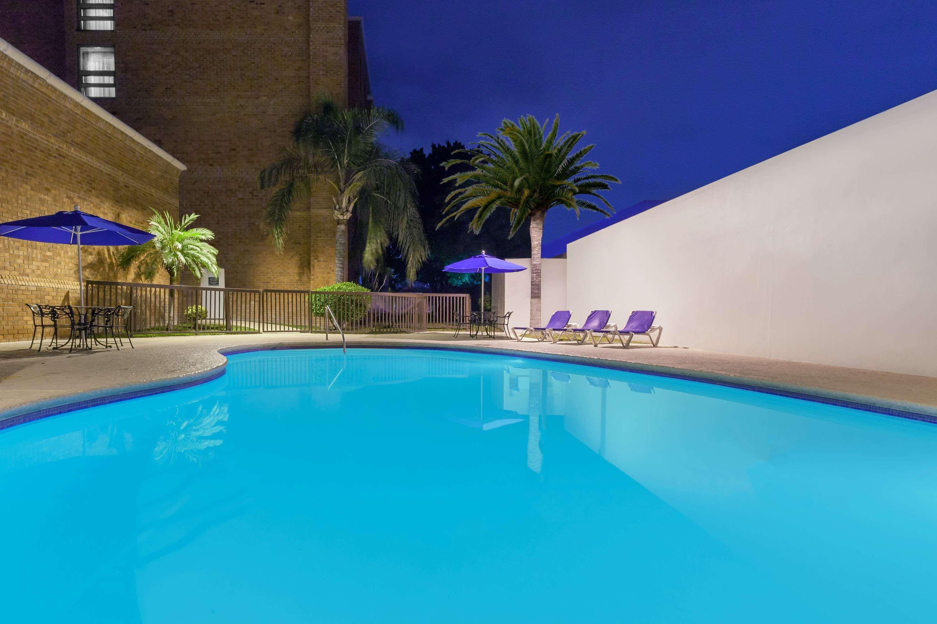 Wyndham Garden Monterrey Norte San Nicolás de los Garzas Екстериор снимка